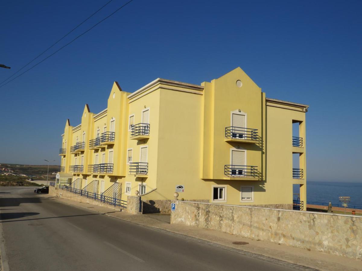 Hotel Apartamento Praia Azul Silveira  エクステリア 写真